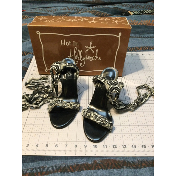 Women's Hot in Hollywood Heels Black size 6 - Picture 1 of 3
